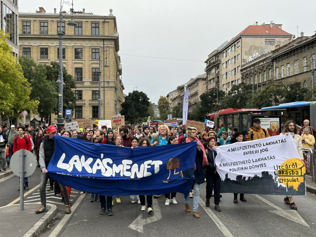 Lakhatas
